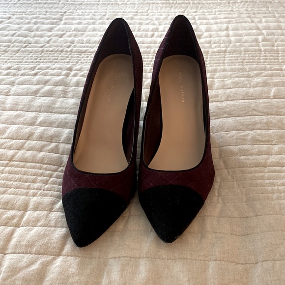 Size 11 Tommy Hilfiger Violin Pump Purple and Black Suede - Picture 1 of 10